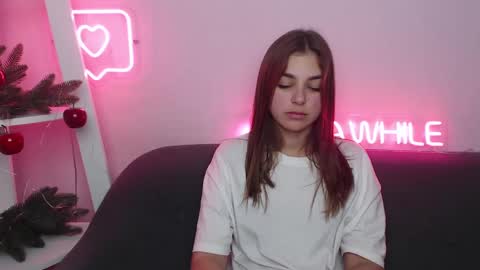 Snapshot of milanaangelas chatting on December 28, 10:03 am milanaangelas online show from December 28, 10:03 am