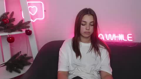 Snapshot of milanaangelas chatting on December 29, 10:56 am milanaangelas online show from December 29, 10:56 am