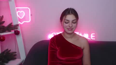 Snapshot of milanaangelas chatting on December 31, 10:15 am milanaangelas online show from December 31, 10:15 am