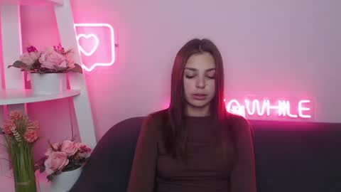 Snapshot of milanaangelas chatting on January 7, 10:54 am milanaangelas online show from January 7, 10:54 am