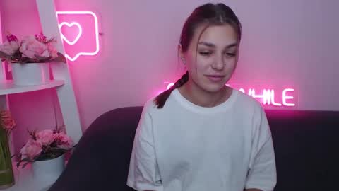 Snapshot of milanaangelas chatting on January 13, 5:44 am milanaangelas online show from January 13, 5:44 am