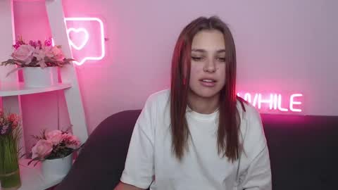 Snapshot of milanaangelas chatting on January 24, 10:43 am milanaangelas online show from January 24, 10:43 am