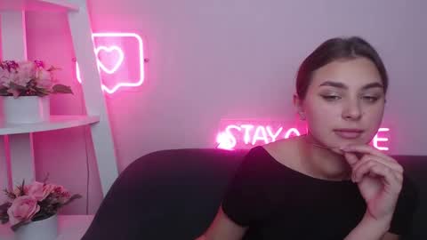 Snapshot of milanaangelas chatting on January 31, 8:54 am milanaangelas online show from January 31, 8:54 am