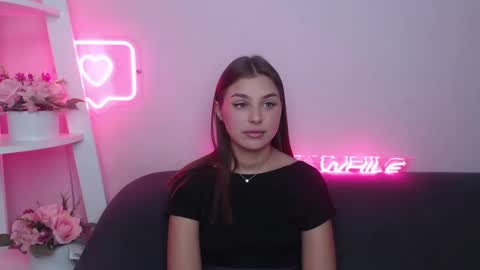 Snapshot of milanaangelas chatting on February 11, 5:58 am milanaangelas online show from February 11, 5:58 am