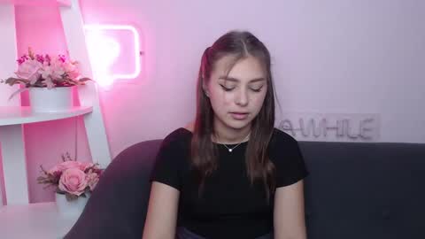 Snapshot of milanaangelas chatting on March 3, 5:42 am milanaangelas online show from March 3, 5:42 am