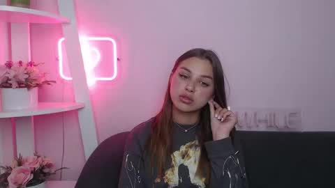 Snapshot of milanaangelas chatting on September 9, 7:46 pm milanaangelas online show from September 9, 7:46 pm