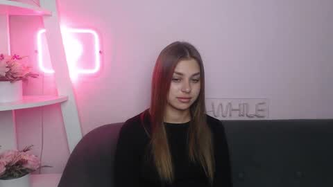 Snapshot of milanaangelas chatting on October 14, 7:47 pm milanaangelas online show from October 14, 7:47 pm