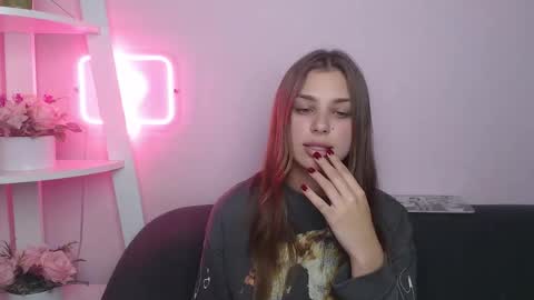 Snapshot of milanaangelas chatting on October 26, 5:52 pm milanaangelas online show from October 26, 5:52 pm