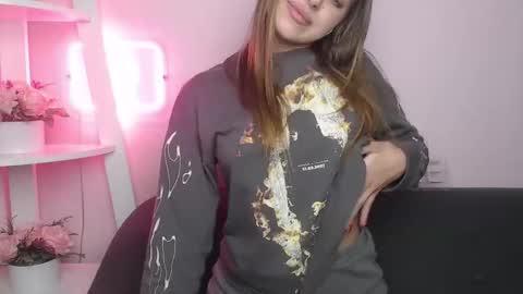 Snapshot of milanaangelas chatting on November 16, 6:13 pm milanaangelas online show from November 16, 6:13 pm