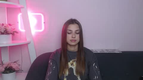 Snapshot of milanaangelas chatting on November 23, 5:40 am milanaangelas online show from November 23, 5:40 am