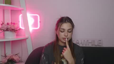 milanaangelas online show from December 16, 8:47 pm