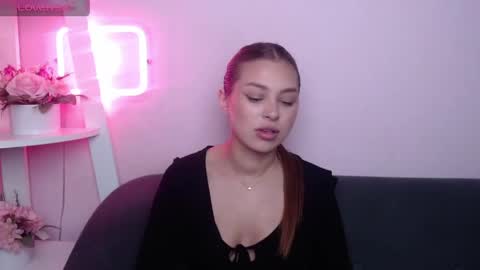 Snapshot of milanaangelas chatting on June 6, 4:50 am milanaangelas online show from June 6, 4:50 am