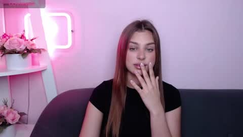 milanaangelas online show from June 20, 4:48 am