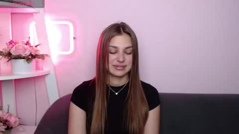 milanaangelas online show from June 22, 7:44 pm
