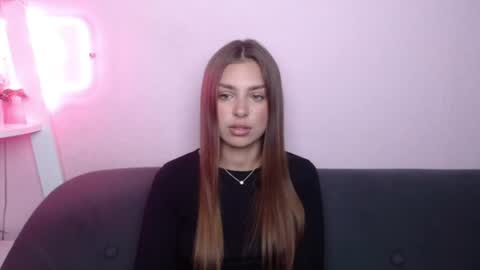 milanaangelas online show from July 12, 4:47 am