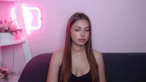 milanaangelas online show from July 19, 4:49 am