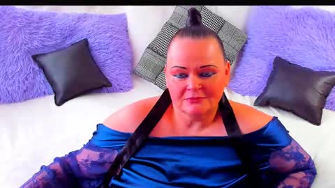 Snapshot of milanabiegert chatting on June 25, 8:41 am Lana online show from June 25, 8:41 am