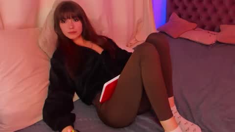 Snapshot of milanahottss chatting on May 15, 6:53 am Milana online show from May 15, 6:53 am