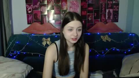 Snapshot of milanaroz chatting on January 16, 5:53 am milanaroz online show from January 16, 5:53 am