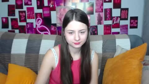 Snapshot of milanaroz chatting on February 9, 5:50 am milanaroz online show from February 9, 5:50 am