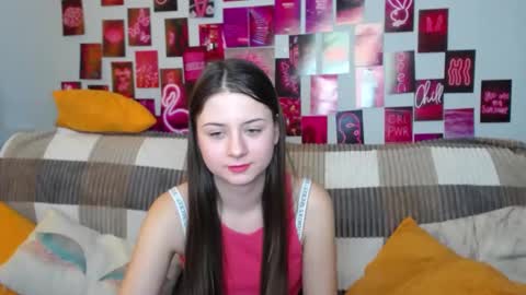 Snapshot of milanaroz chatting on February 11, 8:58 am milanaroz online show from February 11, 8:58 am