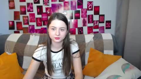 Snapshot of milanaroz chatting on February 27, 8:50 am milanaroz online show from February 27, 8:50 am