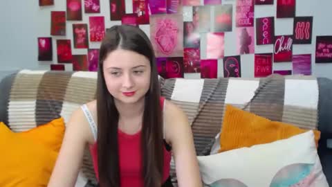 Snapshot of milanaroz chatting on March 8, 9:28 am milanaroz online show from March 8, 9:28 am