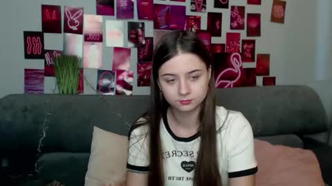 Snapshot of milanaroz chatting on September 14, 4:55 am milanaroz online show from September 14, 4:55 am