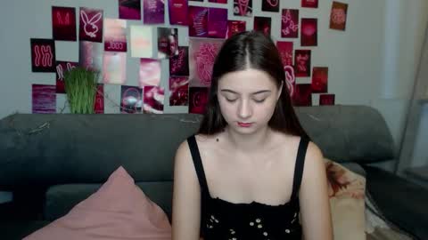 Snapshot of milanaroz chatting on September 25, 5:11 am milanaroz online show from September 25, 5:11 am