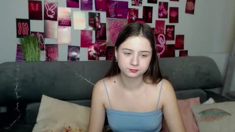 Snapshot of milanaroz chatting on October 12, 5:06 am milanaroz online show from October 12, 5:06 am