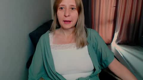 Snapshot of milanav chatting on June 2, 5:31 am Milena online show from June 2, 5:31 am