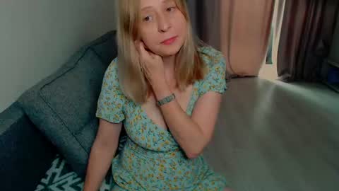 Snapshot of milanav chatting on June 18, 6:35 am Milena online show from June 18, 6:35 am