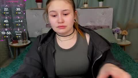 milanaxhoney online show from February 23, 1:03 am