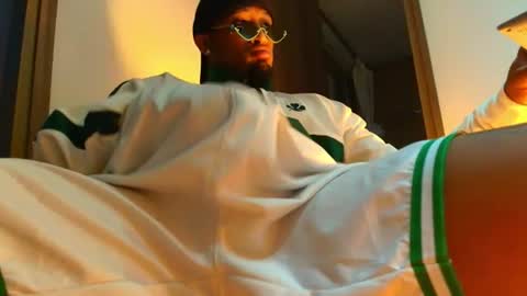 Snapshot of milanbigdick777 chatting on June 12, 3:38 am milan online show from June 12, 3:38 am