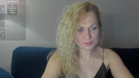 milanna_x online show from November 22, 6:18 pm