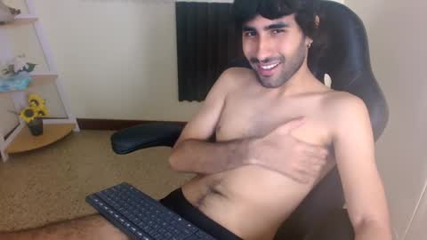 milanzaire online show from December 12, 4:59 am