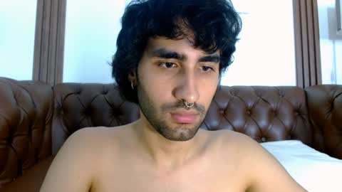 milanzaire online show from December 20, 4:42 am