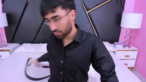 milanzaire online show from November 15, 9:43 pm