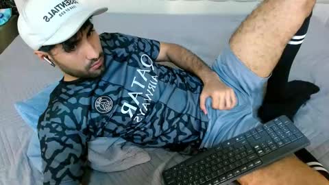 milanzaire online show from December 15, 11:42 pm