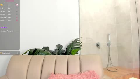 Snapshot of milaowens chatting on May 14, 1:51 pm Sexy Mila online show from May 14, 1:51 pm