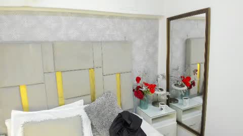 Snapshot of milasaenz1 chatting on July 19, 1:26 pm Cami online show from July 19, 1:26 pm