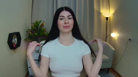 milasecretsss online show from April 25, 7:00 am