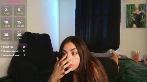 Snapshot of milaseren chatting on June 13, 1:14 am Mila online show from June 13, 1:14 am