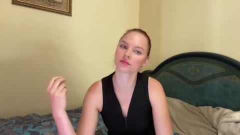 Snapshot of milav_ chatting on July 8, 3:27 pm Lana online show from July 8, 3:27 pm