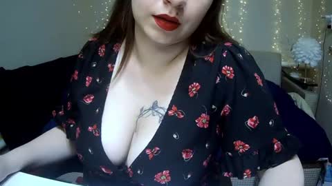 Milaxcute online show from June 21, 7:27 pm