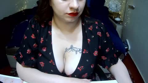 Milaxcute online show from July 10, 8:00 pm