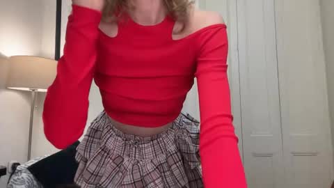 Mila online show from November 17, 4:13 pm