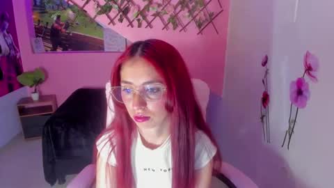 Snapshot of mildrecute chatting on October 8, 8:17 pm Ana online show from October 8, 8:17 pm