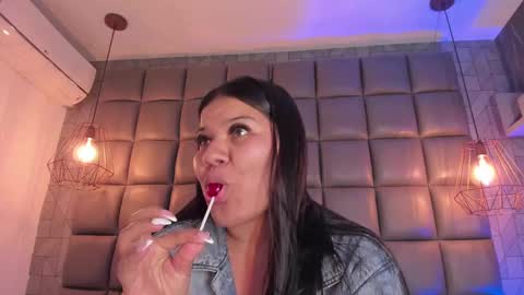 Snapshot of mile_u chatting on February 14, 9:56 am Milena online show from February 14, 9:56 am