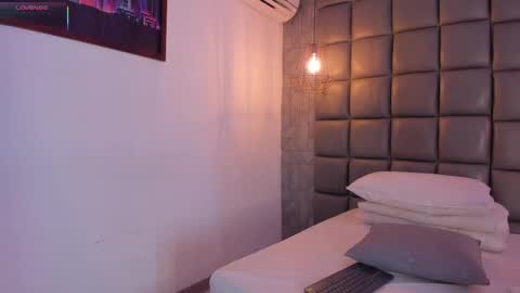 Snapshot of mile_u chatting on September 19, 3:19 am Milena online show from September 19, 3:19 am